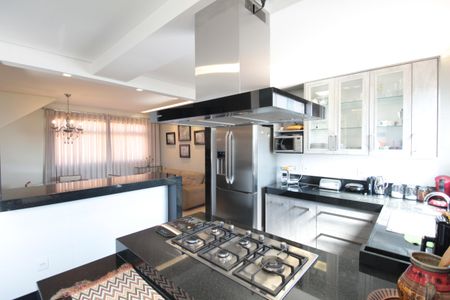 Apartamento à venda com 170m², 3 quartos e 2 vagasCozinha