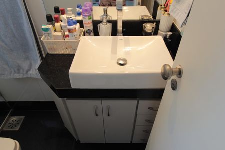 Apartamento à venda com 170m², 3 quartos e 2 vagasBanheiro da Suite