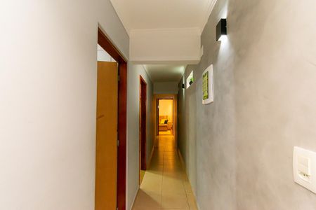 Casa à venda com 134m², 5 quartos e 2 vagasCorredor