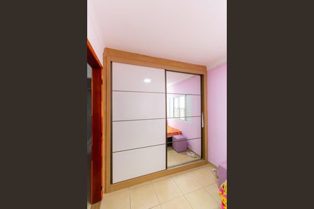 Casa à venda com 134m², 5 quartos e 2 vagasQuarto 2