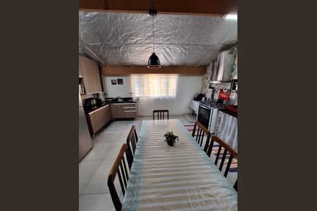 Casa à venda com 134m², 5 quartos e 2 vagasCozinha 1