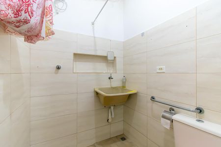 Casa à venda com 134m², 5 quartos e 2 vagasCasa 3 - Banheiro