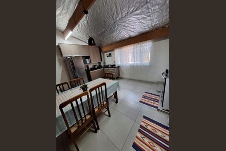 Casa à venda com 134m², 5 quartos e 2 vagasCozinha 1