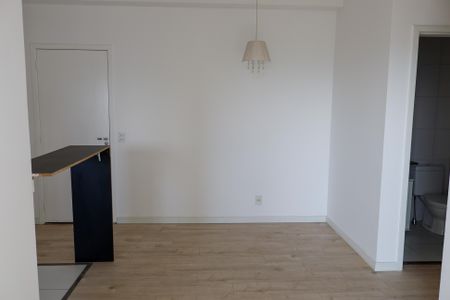 Apartamento à venda com 53m², 2 quartos e 1 vaga Apartamento à venda com 53m², 2 quartos e 1 vagaSala