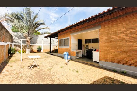 Casa à venda com 997m², 5 quartos e 8 vagas Casa à venda com 997m², 5 quartos e 8 vagasQuintal da Edicula