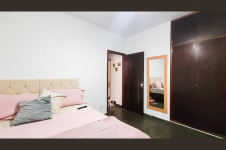 Casa à venda com 997m², 5 quartos e 8 vagas Casa à venda com 997m², 5 quartos e 8 vagasQuarto da Edicula