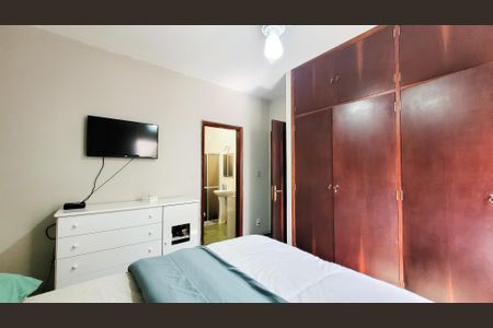 Casa à venda com 997m², 5 quartos e 8 vagas Casa à venda com 997m², 5 quartos e 8 vagasSuíte da Edicula