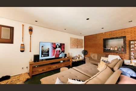 Casa à venda com 997m², 5 quartos e 8 vagas Casa à venda com 997m², 5 quartos e 8 vagasSala