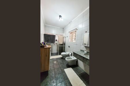 Casa à venda com 997m², 5 quartos e 8 vagas Casa à venda com 997m², 5 quartos e 8 vagasBanheiro da Suíte master