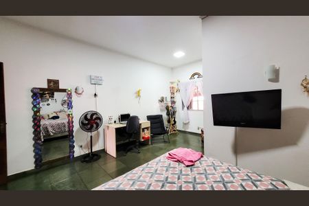 Casa à venda com 997m², 5 quartos e 8 vagas Casa à venda com 997m², 5 quartos e 8 vagasSuíte 2