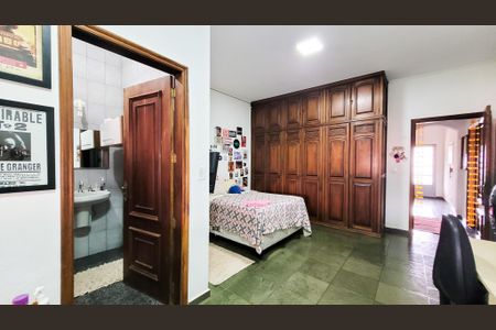 Casa à venda com 997m², 5 quartos e 8 vagas Casa à venda com 997m², 5 quartos e 8 vagasSuíte 2