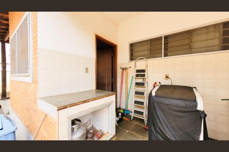 Casa à venda com 997m², 5 quartos e 8 vagas Casa à venda com 997m², 5 quartos e 8 vagasLavanderia