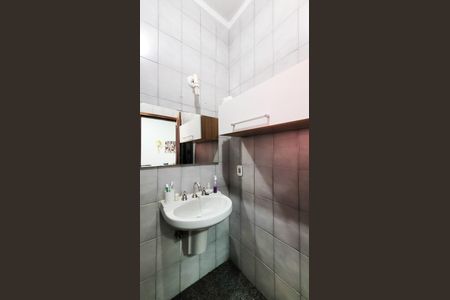 Casa à venda com 997m², 5 quartos e 8 vagas Casa à venda com 997m², 5 quartos e 8 vagasBanheir da Suíte 2