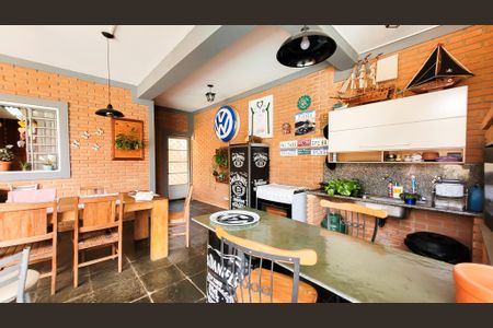 Casa à venda com 997m², 5 quartos e 8 vagas Casa à venda com 997m², 5 quartos e 8 vagasÁrea externa