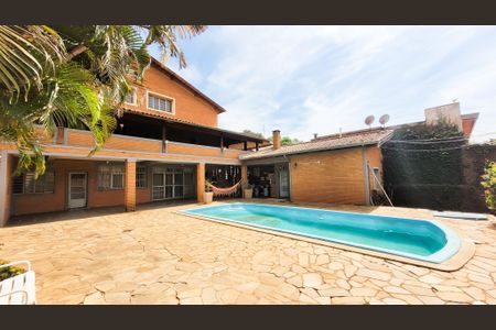 Casa à venda com 997m², 5 quartos e 8 vagas Casa à venda com 997m², 5 quartos e 8 vagasÁrea externa