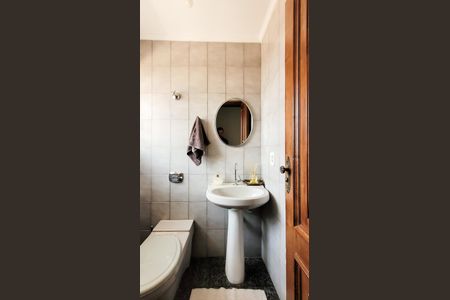 Casa à venda com 997m², 5 quartos e 8 vagas Casa à venda com 997m², 5 quartos e 8 vagasLavabo