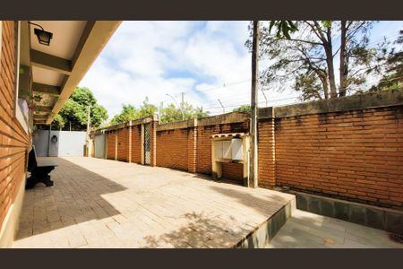 Casa à venda com 997m², 5 quartos e 8 vagas Casa à venda com 997m², 5 quartos e 8 vagasGaragem