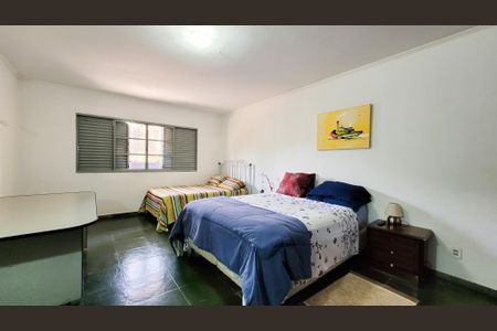 Casa à venda com 997m², 5 quartos e 8 vagas Casa à venda com 997m², 5 quartos e 8 vagasQuarto