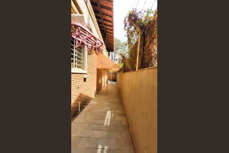 Casa à venda com 997m², 5 quartos e 8 vagas Casa à venda com 997m², 5 quartos e 8 vagasÁrea externa