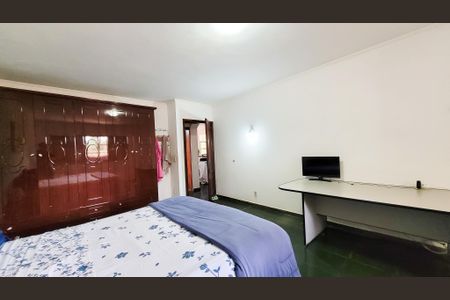 Casa à venda com 997m², 5 quartos e 8 vagas Casa à venda com 997m², 5 quartos e 8 vagasQuarto