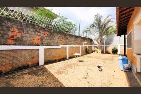 Casa à venda com 997m², 5 quartos e 8 vagas Casa à venda com 997m², 5 quartos e 8 vagasQuintal da Edicula