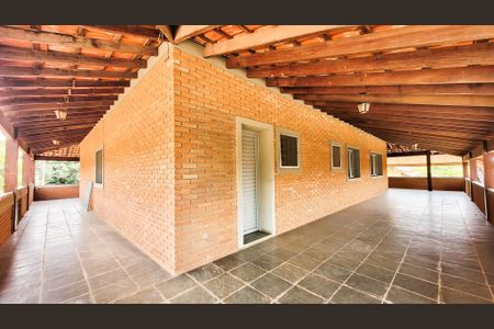 Casa à venda com 997m², 5 quartos e 8 vagas Casa à venda com 997m², 5 quartos e 8 vagasVaranda