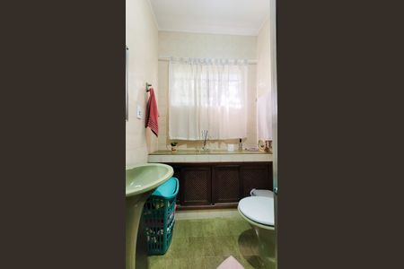 Casa à venda com 997m², 5 quartos e 8 vagas Casa à venda com 997m², 5 quartos e 8 vagasBanheiro Edicula