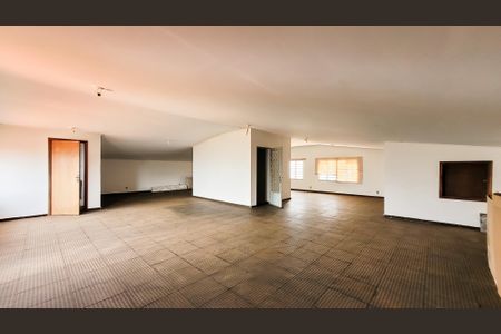 Casa à venda com 997m², 5 quartos e 8 vagas Casa à venda com 997m², 5 quartos e 8 vagasSótão