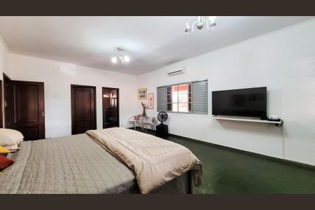 Casa à venda com 997m², 5 quartos e 8 vagas Casa à venda com 997m², 5 quartos e 8 vagasSuíte master