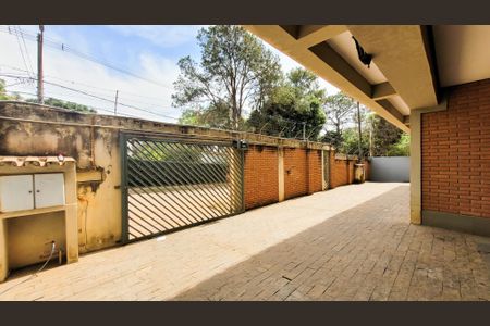 Casa à venda com 997m², 5 quartos e 8 vagas Casa à venda com 997m², 5 quartos e 8 vagasGaragem