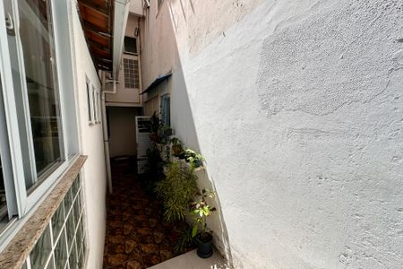 Apartamento à venda com 81m², 2 quartos e sem vagaÁrea externa comum
