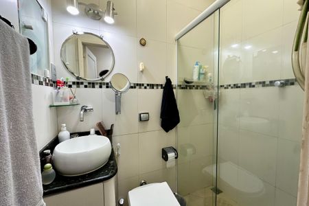 Apartamento à venda com 81m², 2 quartos e sem vagaBanheiro