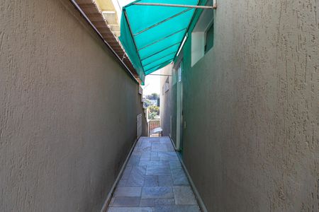 Casa à venda com 450m², 5 quartos e 6 vagasCorredor Lateral