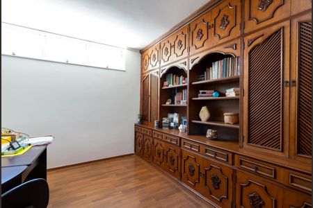 Casa à venda com 450m², 5 quartos e 6 vagasQuarto 2