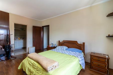 Casa à venda com 450m², 5 quartos e 6 vagasSuíte 3