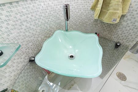 Casa à venda com 450m², 5 quartos e 6 vagasLavabo