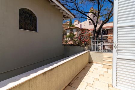 Casa à venda com 450m², 5 quartos e 6 vagasVaranda da Suíte 1