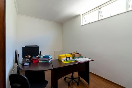 Casa à venda com 450m², 5 quartos e 6 vagasQuarto 2