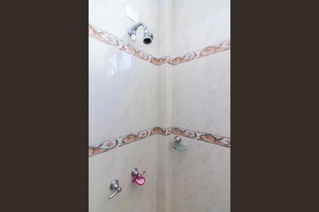 Casa à venda com 450m², 5 quartos e 6 vagasBanheiro da Suíte 2