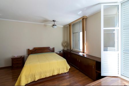 Casa à venda com 450m², 5 quartos e 6 vagasSuíte 1