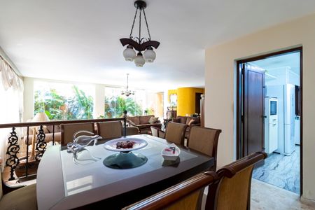 Casa à venda com 450m², 5 quartos e 6 vagasSala de Jantar