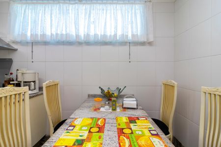 Casa à venda com 450m², 5 quartos e 6 vagasCopa