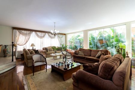 Casa à venda com 450m², 5 quartos e 6 vagasSala de Estar