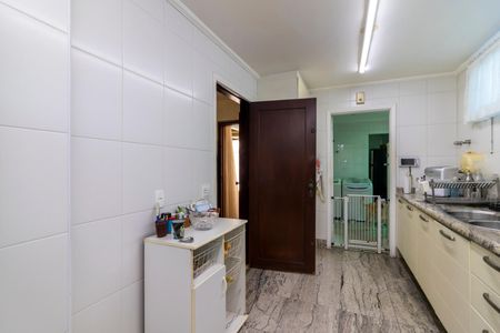 Casa à venda com 450m², 5 quartos e 6 vagasCozinha