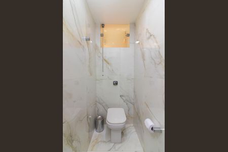 Casa à venda com 450m², 5 quartos e 6 vagasLavabo