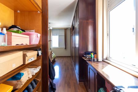 Casa à venda com 450m², 5 quartos e 6 vagasCloset da suíte 3