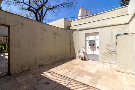 Casa à venda com 450m², 5 quartos e 6 vagasEntrada de Serviço