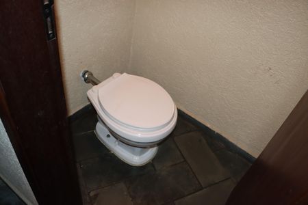 Casa de condomínio para alugar com 253m², 5 quartos e 2 vagasLavabo