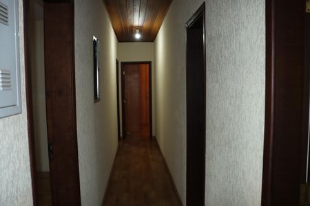 Casa de condomínio para alugar com 253m², 5 quartos e 2 vagasCorredor