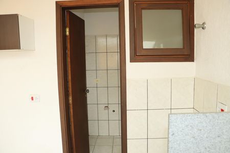 Casa de condomínio para alugar com 253m², 5 quartos e 2 vagasBanheiro Social